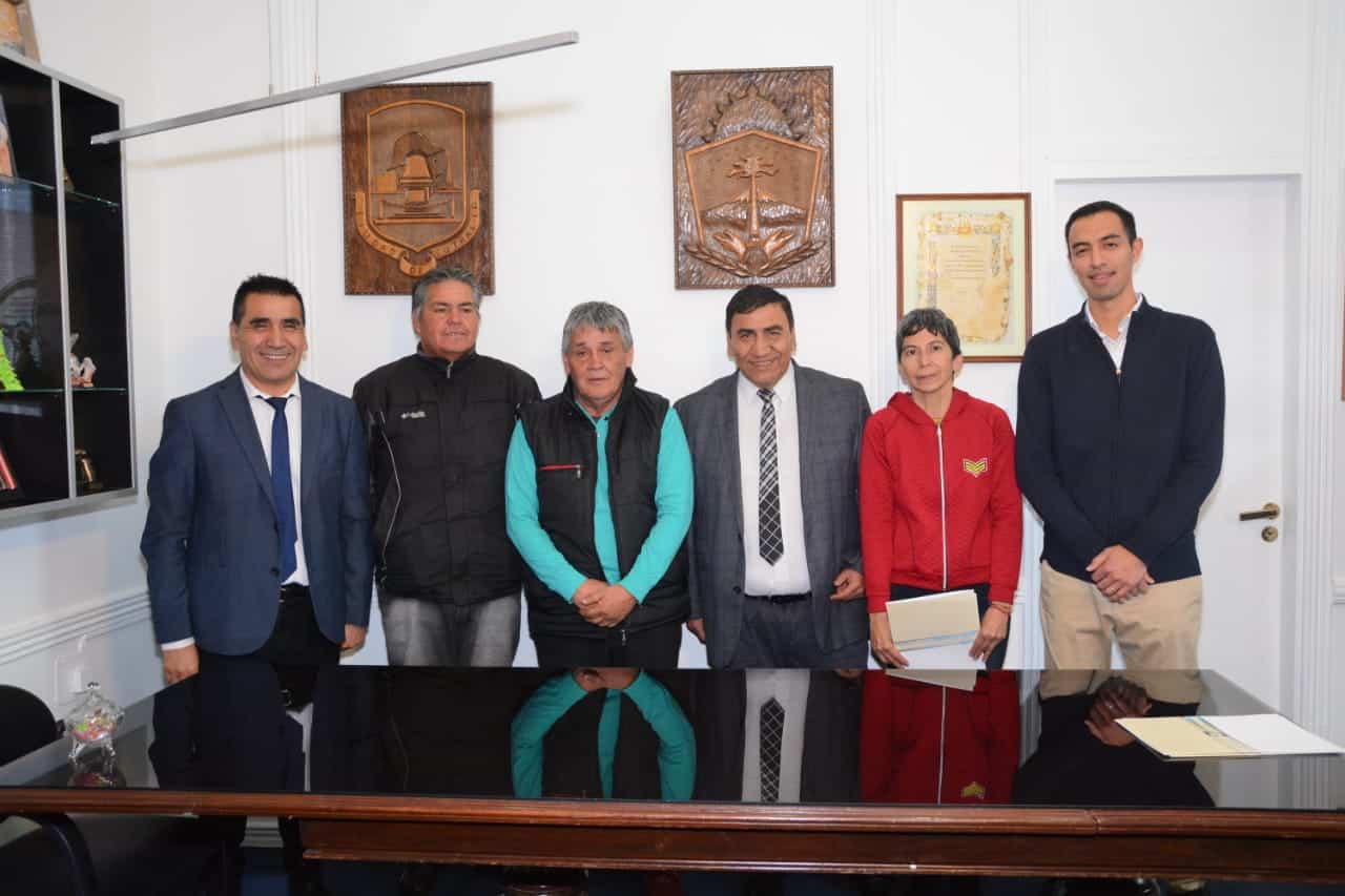 Cutral Co: 10 mil pesos de bono para los agentes municipales – Cutral ...