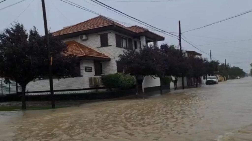 Salta y avenida del trabajo